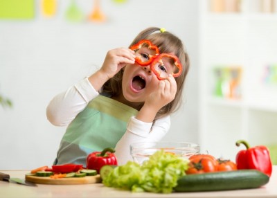 Care sunt alimentele care n-ar trebui să lipsească din dieta copiilor